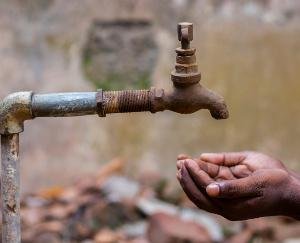 People are suffering from water scarcity for many days, department oblivious