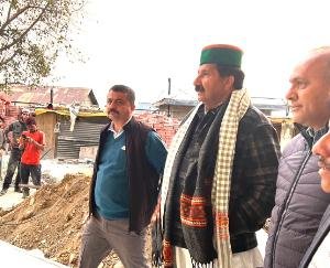 Deputy-Chief-Minister-inspected-Kumarsain-bus-stand-under-construction-123