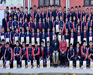 Ghumarwin: 144 brilliant students of Minerva School made a record by getting tablets.123
