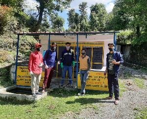   दानोघाट के युवा मंडल द्वारा कराड़ाघाट सहित अन्य जगहों को किया गया सेनिटाइज 