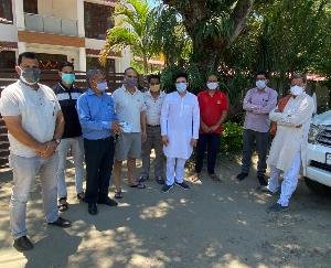 सुजानपुर के 33 बूथों पर कार्यकर्ताओं से जाना जनता का हाल, पहुंचाई राहत सामग्री