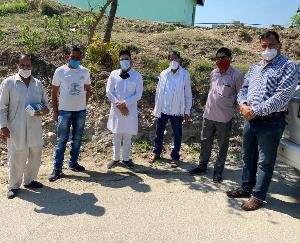 ओल्ड बमसन के 18 बूथों पर अभिषेक ने की आक्सीमीटर के साथ आक्सीजन कंसन्ट्रेटर की व्यवस्था