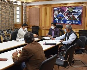 Kinnaur: Deputy Commissioner Hemraj Bairava holds a meeting with the head of the Gram Panchayats through CoronA on a virtual basis.