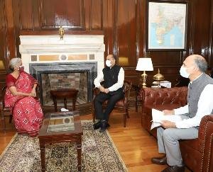 मुख्यमंत्री ने केन्द्रीय वित्त मंत्री से प्रदेश के लिए वित्तीय सहायता का आग्रह किया