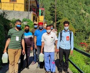  शिमला :कम्युनिस्ट पार्टी  द्वारा मज्याठ वार्ड में चलाया गया सेनीटाइज़ेशन अभियान