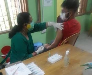 Kunihar: 70 women and men in the age group of 18 to 44 got corona vaccine administered in Pattabaravari Panchayat