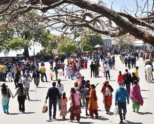 A high influx of tourist seen in Shimla, more than 8000 vehicles entered the city june 20 