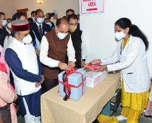 Chief Minister Jai Ram Thakur launched the covid-19 immunity vaccination campaign in the state