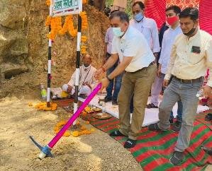 हमीरपुर - धनोआ गाँव के लिये 87 लाख की लागत से निर्मित होने वाले सड़क मार्ग का हुआ भूमिपूजन