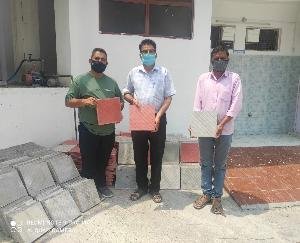 अर्की :राजकीय वरिष्ठ माध्यमिक पाठशाला चंडी अर्की को ग्राम पंचायत कशलोग के पूर्व प्रधान ने दान की 500 टाइलें 