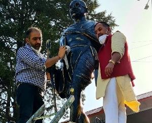 प्रदेश प्रभारी के सुझाव पर भाजपा ज़िला शिमला ने चलाया मूर्ति सफाई अभियान