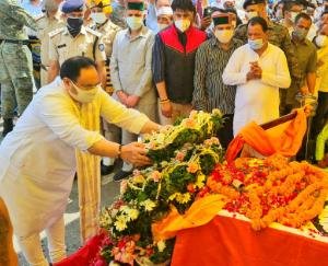 रिज पर पूर्व मुख्यमंत्री वीरभद्र सिंह के अंतिम दर्शन के लिए उमड़ा सैलाब, नड्डा भी पहुंचे श्रद्धांजलि देने