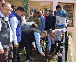 स्वच्छता को जीवन का अभिन्न अंग बनाएं - के.सी. चमन