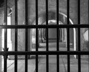 जसवां-परागपुर : संसारपुर टैरेस में सडक किनारे शराब पीना पडा महंगा