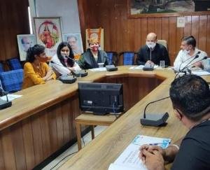 हमीरपुर : कोरोना की तीसरी लहर से बचाव में बड़ी भूमिका में रहेंगे राष्ट्रीय स्वास्थ्य स्वयंसेवक: नरेंद्र ठाकुर