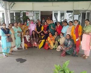 हमीरपुर : अपने भाई अनुराग ठाकुर को सर-आंखो पर बिठाने के लिए उत्सुक महिला मोर्चा