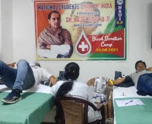 शिमला : एनएसयूआई ने सद्भावना दिवस के उपल्क्ष पर राजीव गांधी जी को दी श्रद्धांजलि