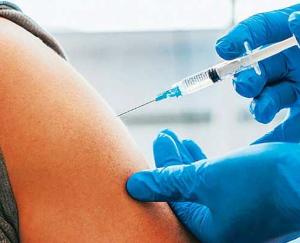 62 करोड़ से ज़्यादा लोगों को दी गई कोरोना वैक्सीन की डोज़ 
