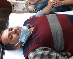 शिमला : उमंग के कैंप में विधायक अनिरुद्ध सिंह, दृष्टिबाधित शोध छात्रा मुस्कान समेत 42 ने किया खून दान
