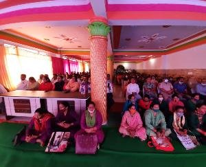 दाड़लाघाट : प्रधानमंत्री के संवाद को सुनने के लिए लोगो में दिखा उत्साह