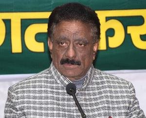 Congress President Kuldeep Singh Rathore expressed concern over the injustice being done to apple growers