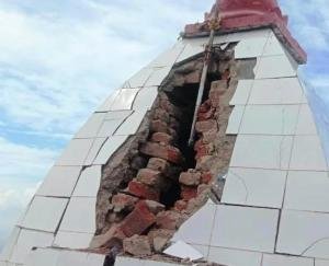 Bilaspur: Lightning fell on Jala Devi temple, priest fainted