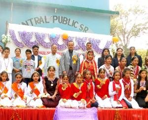 बी एल सेंट्रल पब्लिक स्कूल कुनिहार में मनाया 24 वां वार्षिक पारितोषिक समारोह