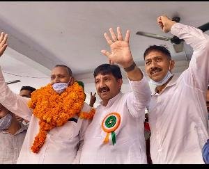 Kangra's politics heats up with slap scandal