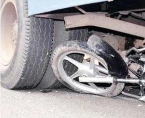 Keylong: Bike collided with truck, youth dies