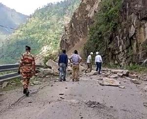 NH-5 did not open in Kinnaur even on the third day