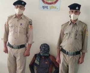कुल्लू : औचक नाकाबंदी के दौरान चरस की बड़ी खेप के साथ एक स्मगलर पकड़ा, 1 किलो 522 ग्राम चरस बरामद