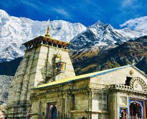 Visitors protested against the necessity of Chardham Yatra e-pass, Kedar Ghati market closed