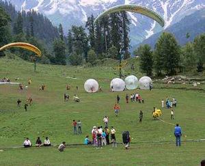 Manali: There is a steady increase in the number of tourists in Himachal