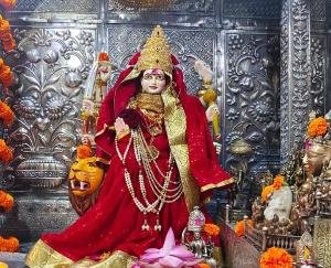 नाहन :त्रिलोकपुर में अश्विन नवरात्र के तीसरे दिन 3000 श्रद्धालुओं ने किए माता के दर्शन