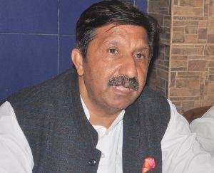 Chief Minister should stop threatening Virbhadra family and Congress: Mukesh Agnihotri