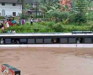 Rivers in spate in many districts of Kerala, 9 bodies recovered so far in Kottayam, rescue operation underway