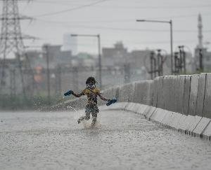 Weather changed in the country, the temperature dropped