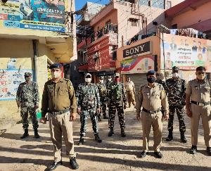 Solan: Border Security Force personnel took out flag march in Kunihar