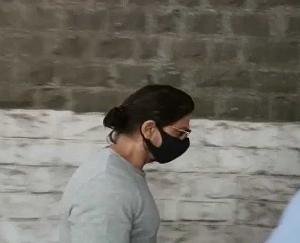 Shahrukh Khan reached jail for the first time to meet son, Aryan's bail plea rejected in sessions court