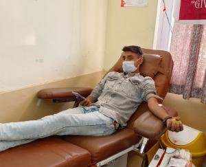 Hamirpur: Blood donor is real life donor - Dr Pushpendra Verma Fan Club