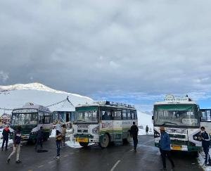 Himachal: Bus service for Leh-Delhi stopped from October 15