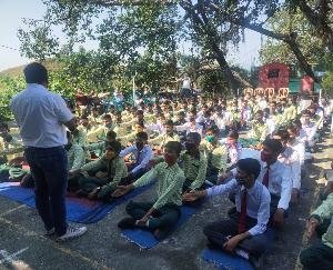 Hamirpur: Students get emotional after remembering their parents in positive change program