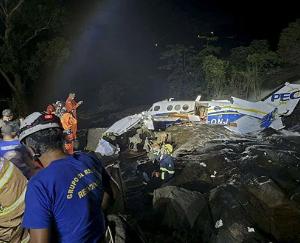 ब्राज़ील : ग्रैमी विजेता गायिका मारिलिया मेंडोंका का विमान दुर्घटना में निधन