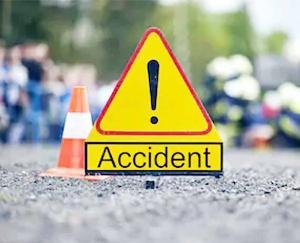A painful accident occurred in Himachal Pradesh's district Mandi, a truck laden with bricks overturned, two people died