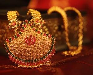 Gold prices stable, silver declined, know today's price