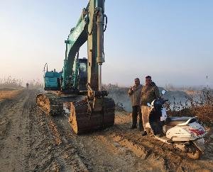Indore: Mining mafia is doing illegal mining overnight