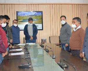 Mandi- DC administered oath to the officers and employees on Constitution Day, keeping the preamble of the Constitution of India paramount.