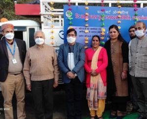 Darlaghat: Farmer Producer Organization Amritdhara's mobile van launched