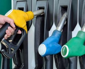 There was no cut and increase in the prices of petrol and diesel, know today's price