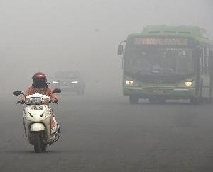 Pollution continues to wreak havoc in Delhi, air quality still very poor